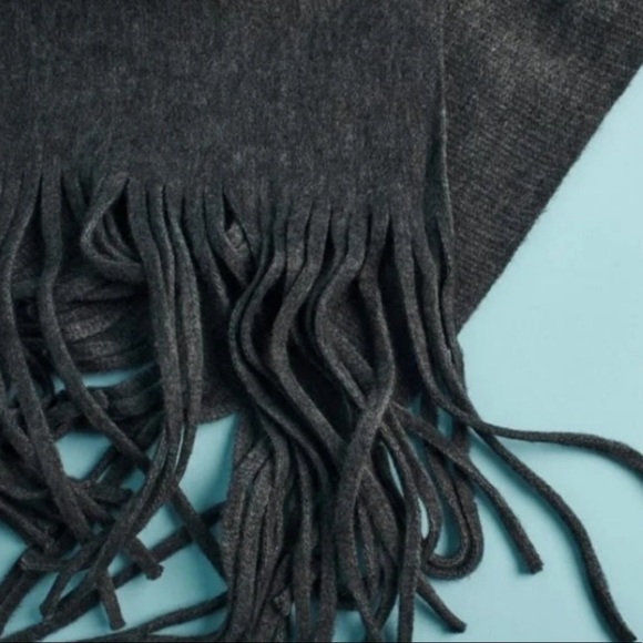 Lucky Brand Scarf - Picture 7 of 7